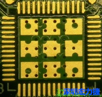 這也是不好的通孔設計，但部份通孔已經用綠漆(mask)蓋上，但仍有部份通孔未塞孔。 