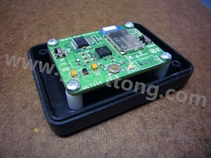 熱熔膠的牢固程度，對于非高振動的應用來說已經(jīng)很足夠，而且如果你想要讓盒子另作他途，支架也可以拿掉，用酒精磨擦即可移除熱熔膠。