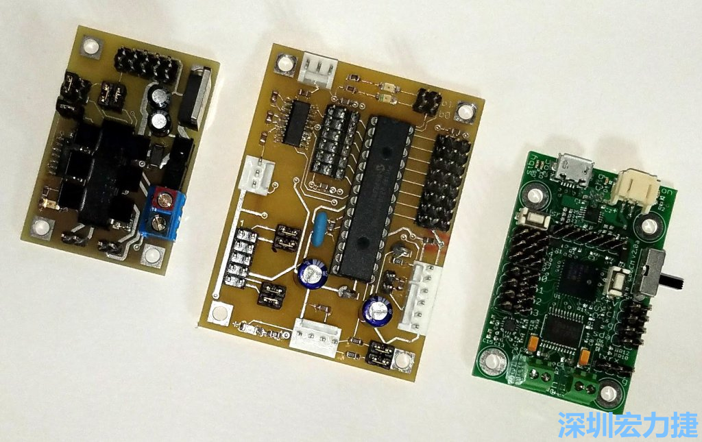 透過機(jī)器PCBA組裝，可以讓右邊那塊小板子做到左邊兩塊板子加在一起可以做的事
