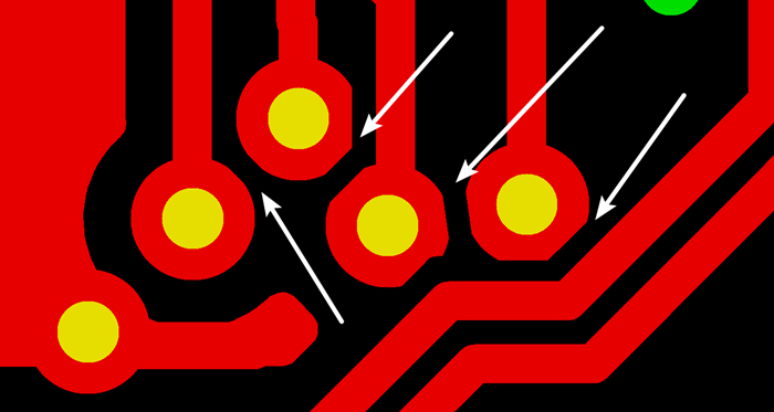 多層板中過孔會(huì)在每層線路上都有孔環(huán)，且每個(gè)層孔環(huán)周圍環(huán)境有夾線也有不夾線，環(huán)境各不一